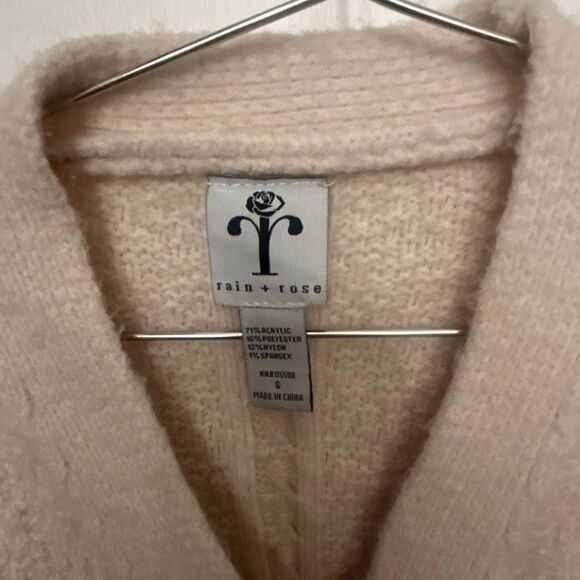 Draft Listing - Picture 2 of 4